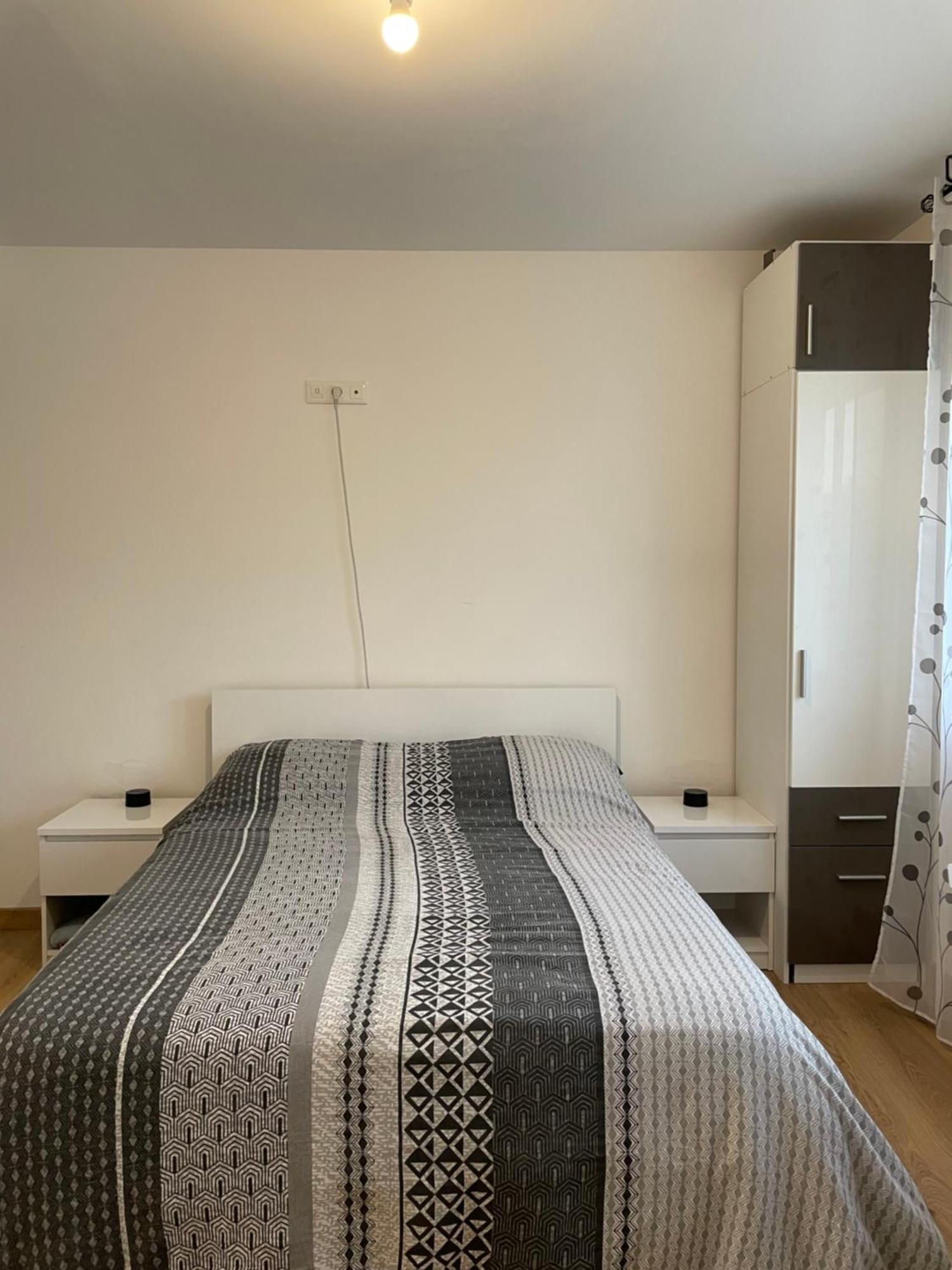 Cosy Studio, Lit Double Le Mans Quarto foto